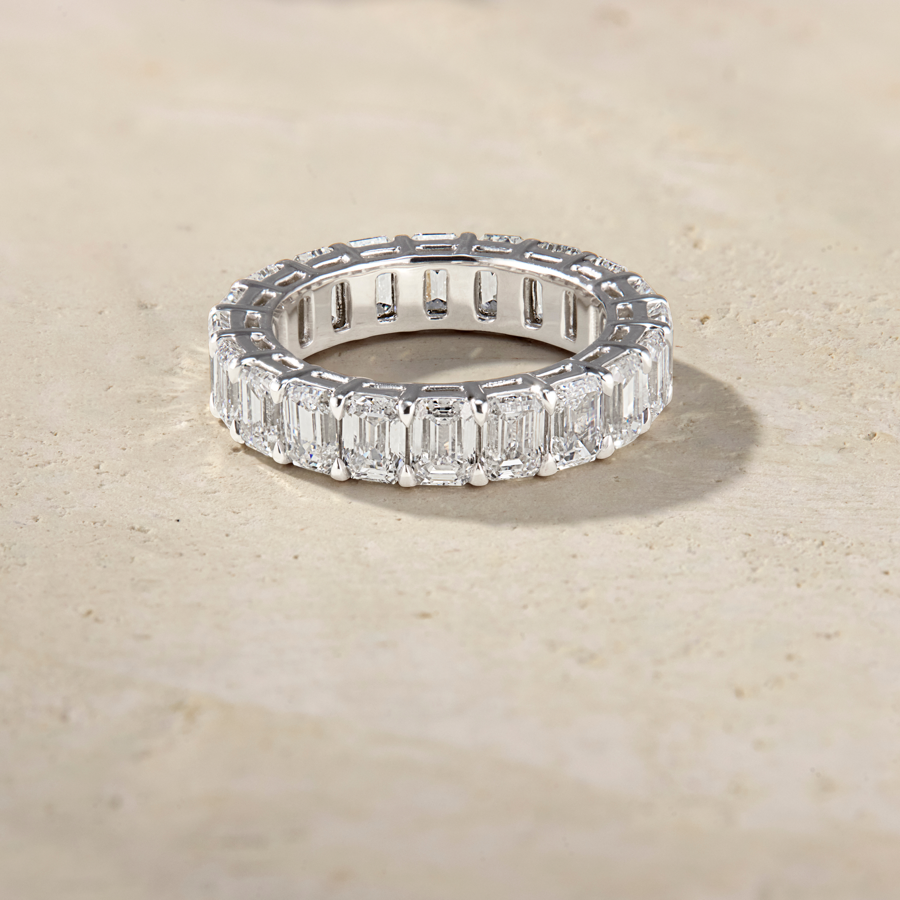 LHUNE Amara Eternal Ring - 14K White Gold- Size 4