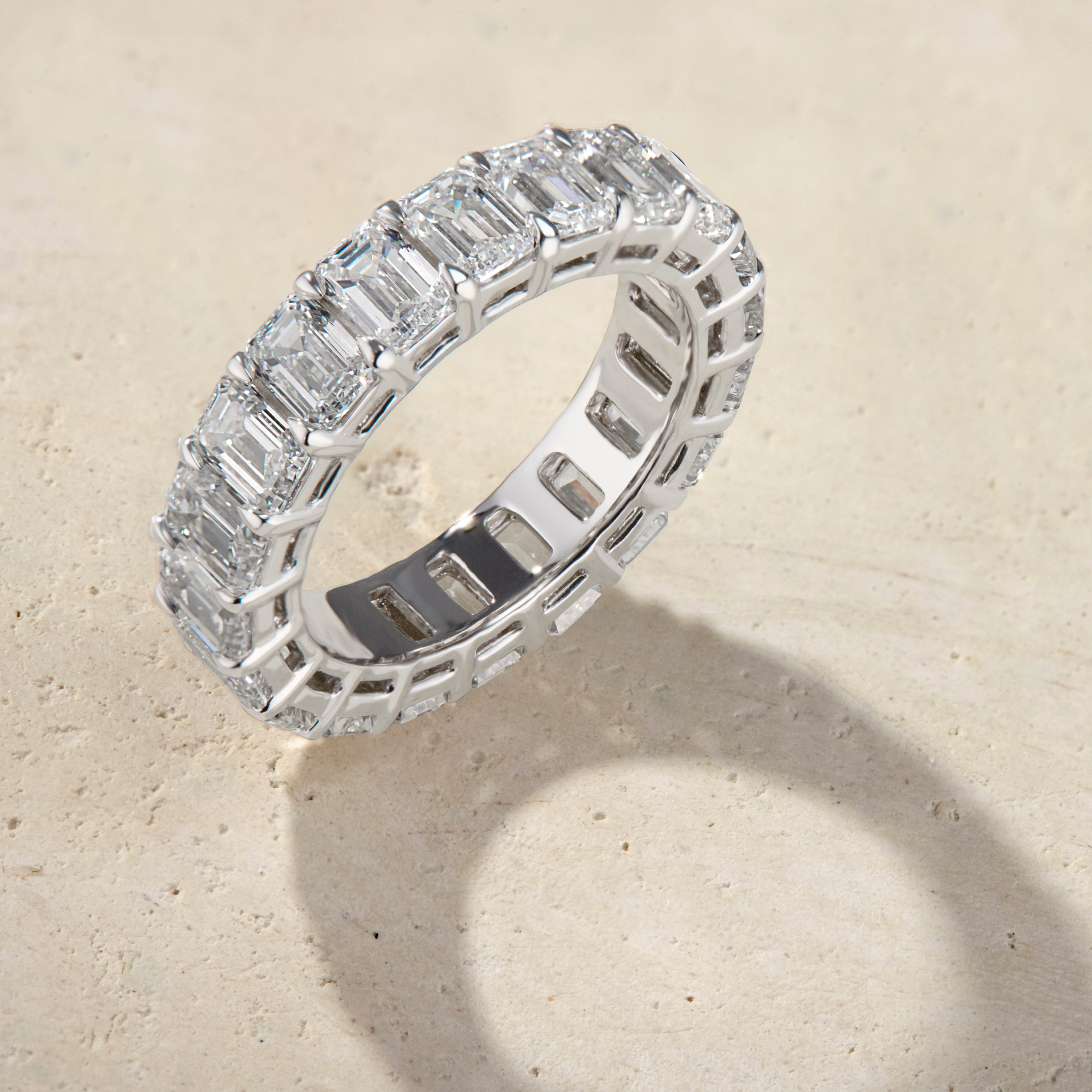LHUNE Amara Eternal Ring - 14K White Gold - Size 5.5