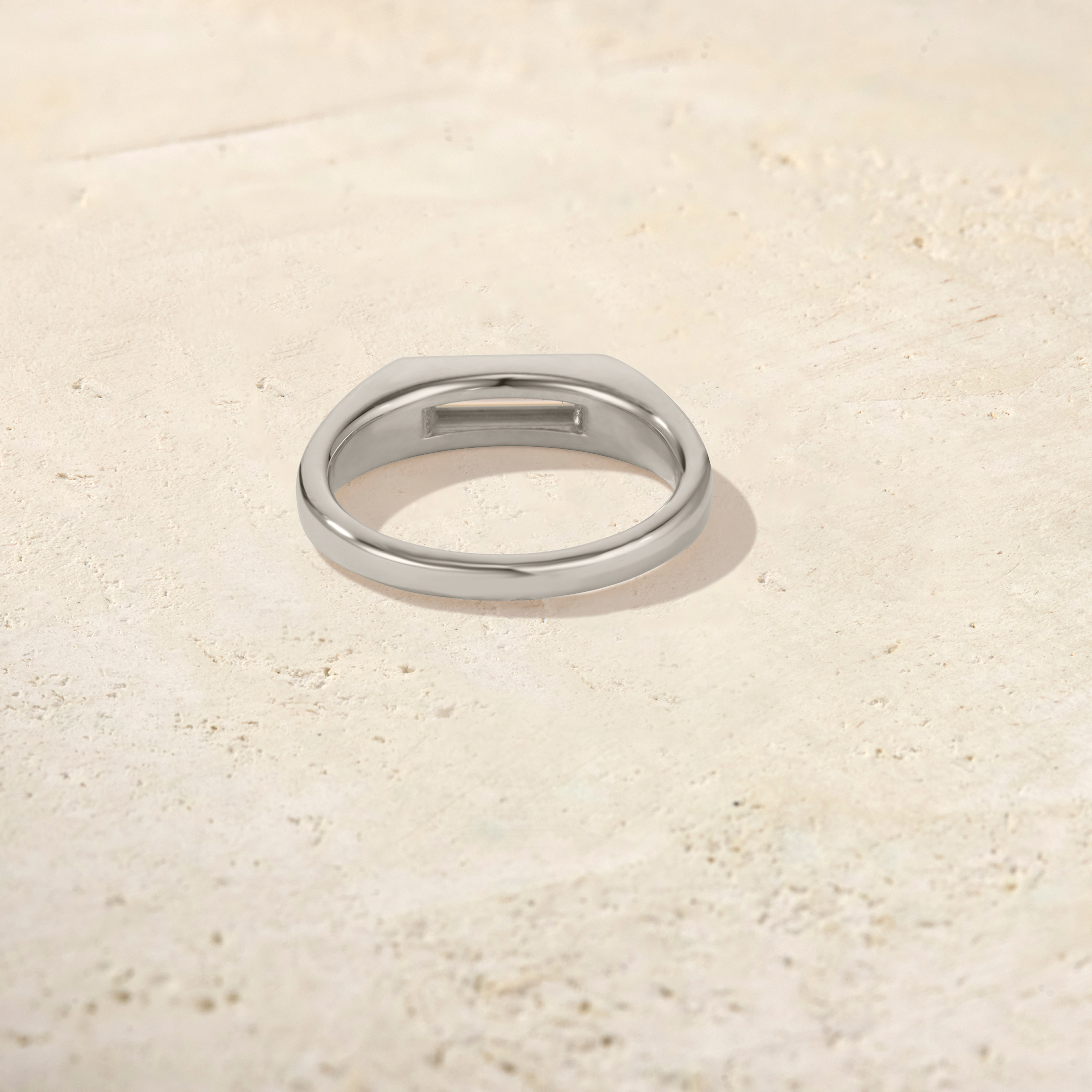 Forma Baguette Signet Ring (9mm)