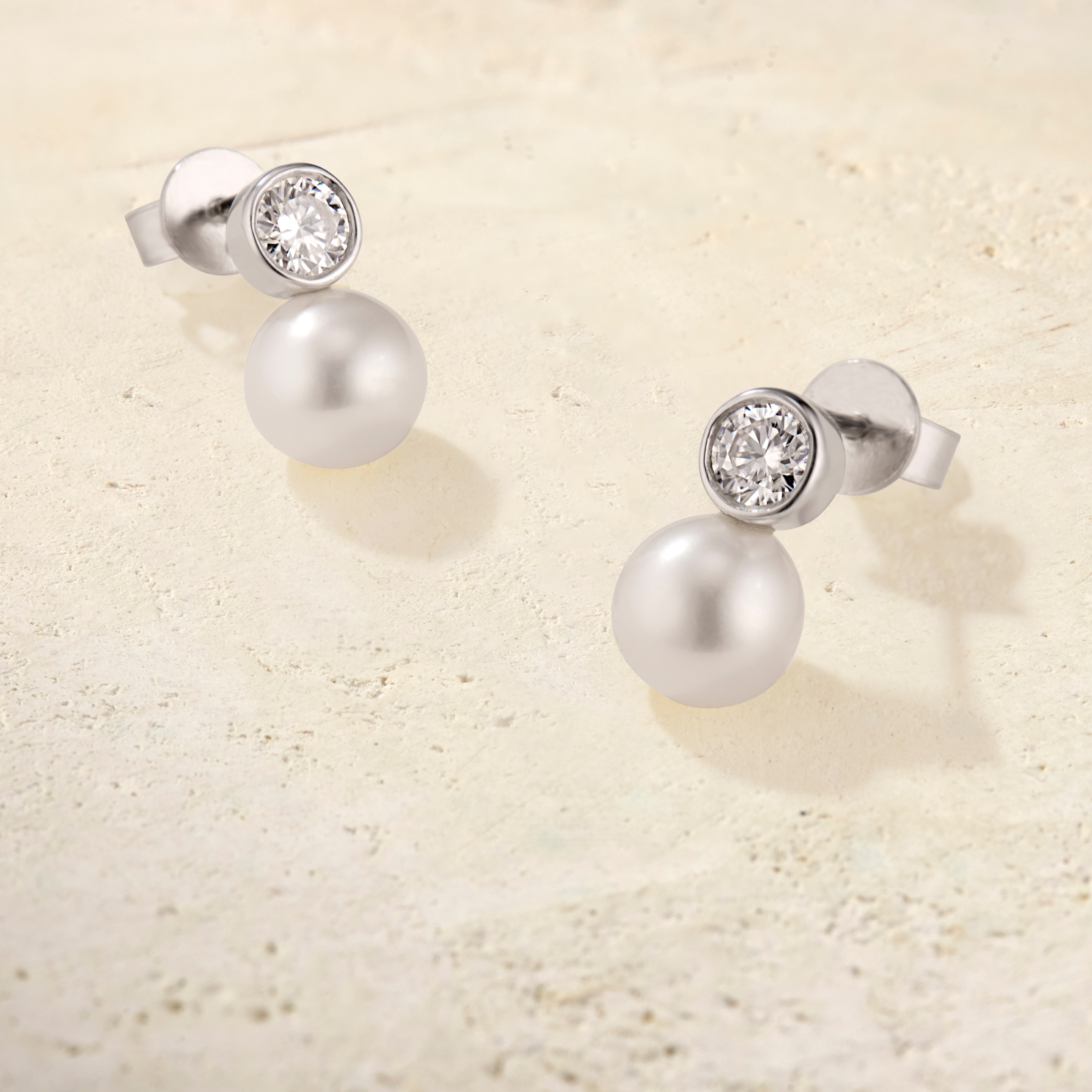 Sora Diamond Pearl Studs