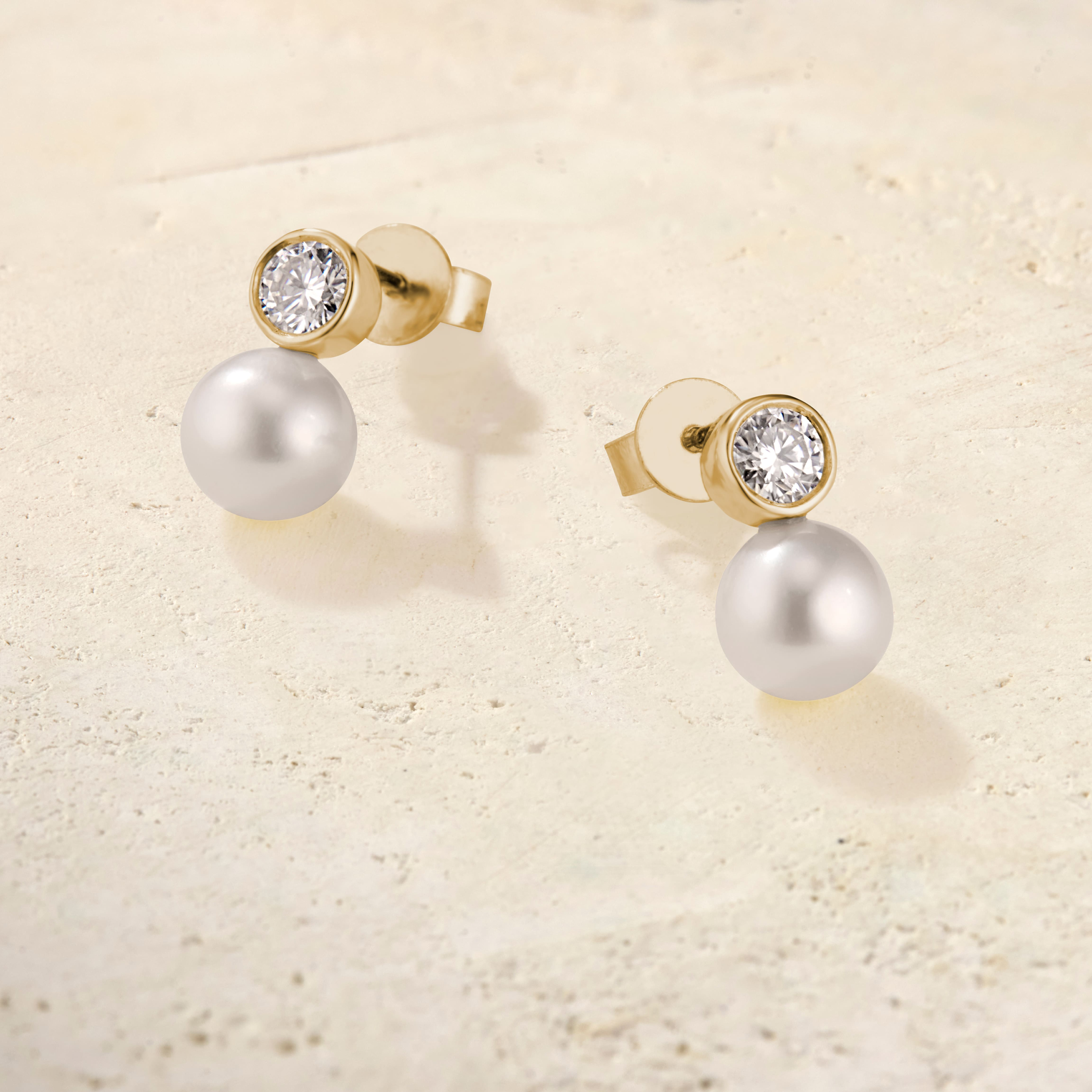 Sora Diamond Pearl Studs