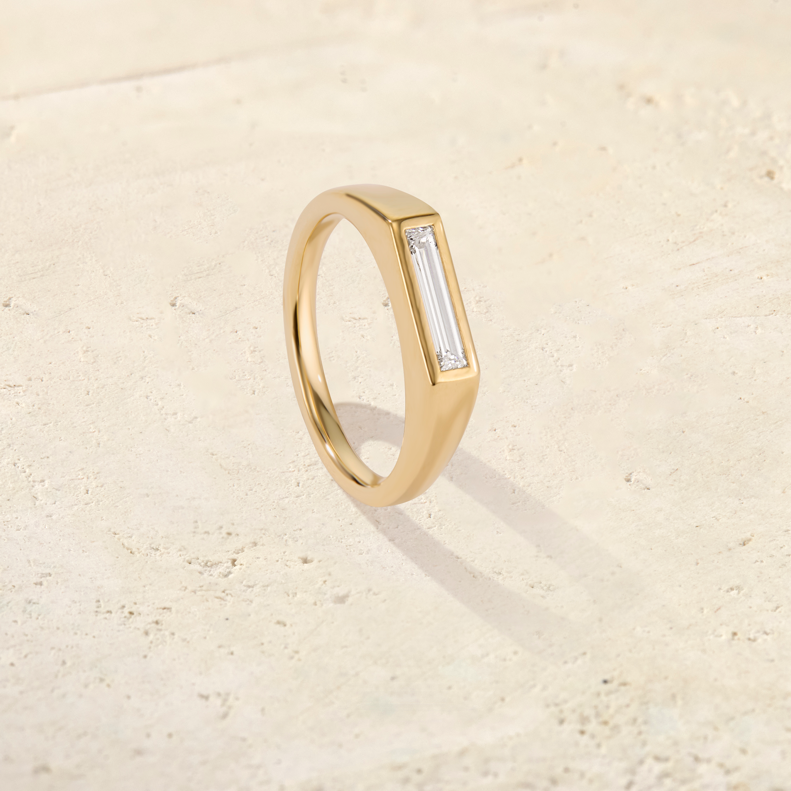 Forma Baguette Signet Ring (9mm)