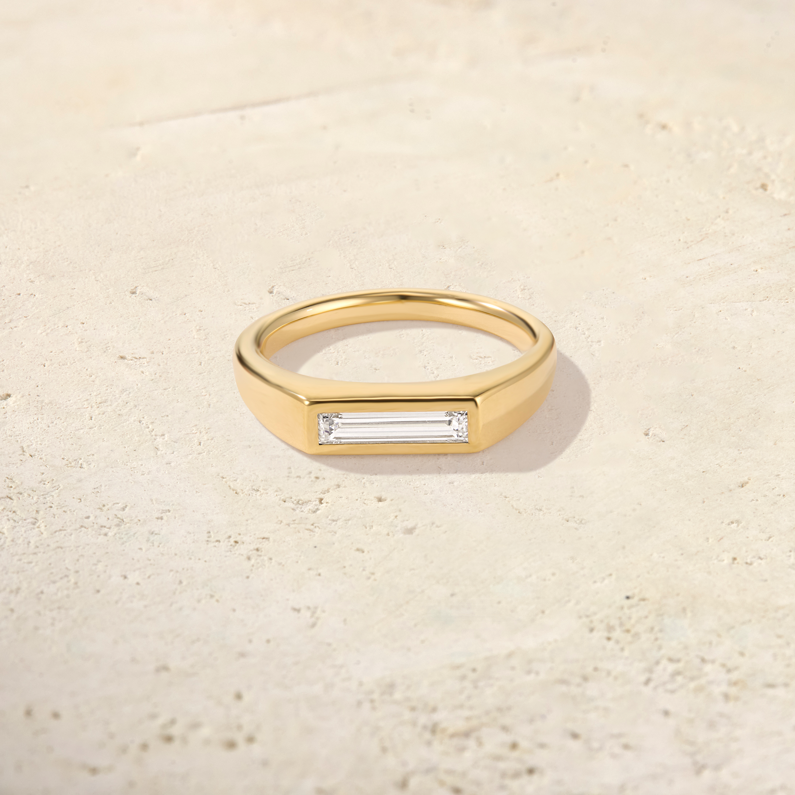 Forma Baguette Signet Ring (9mm)