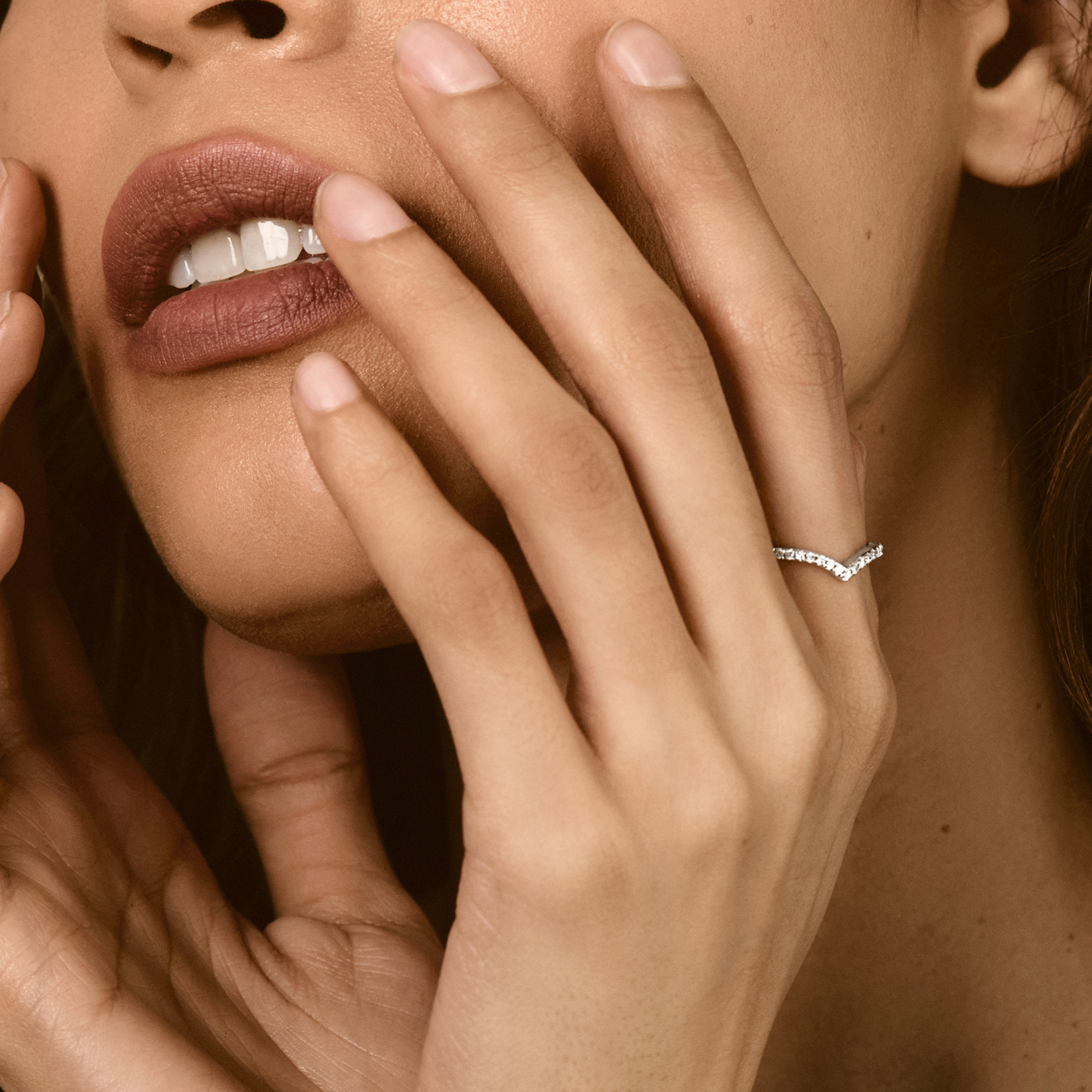 LHUNE Ciel Pave V-Ring - 14K White Gold - Modal Image